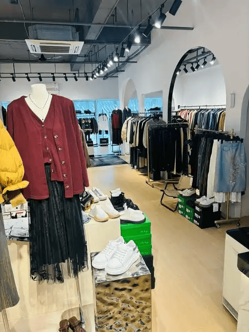 Boutique Women's Clothing Gallery